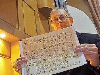 Wolfgang Schneider hat einen Abzug der Originalfassung von dem Lied "Stille Nacht! Heilige Nacht!". Es ist ein Autograph VIII in der Handschrift Franz Xaver Grubers von etwa 1860.