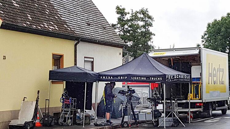 Blick auf die Dreharbeiten in der Steigerwaldstraße in Gaustadt. Foto: Riegerpress