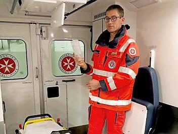 R&uuml;diger Lutz ist unter anderem f&uuml;r die Ausr&uuml;stung des Rettungswagens zust&auml;ndig. Foto: privat