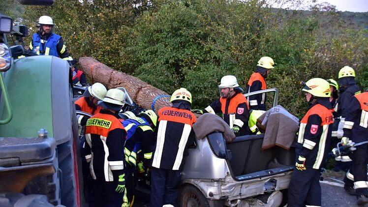 Die Nüdlinger Feuerwehr übte im August 2019 in den sogenannten Serpentinen. Foto: Steffen Hümmler