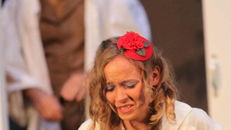 Lawrence Redding (Gerd Kammerer) und Virginia Hampton (Sabrina Schmitt) Foto: Jürgen Gärtner