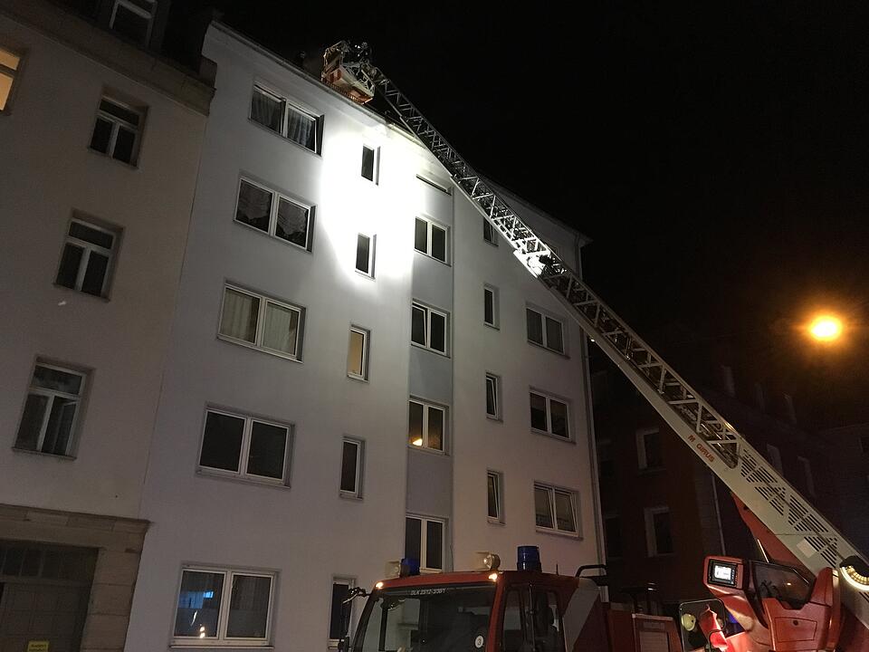Dachstuhl brennt komplett aus