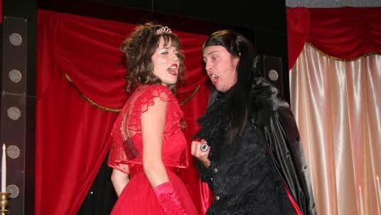 Lisa-Marie Holzmann und Armin Stöckl brillierten gemeinsam in "Tanz der Vampire". Fotos: Evi Seeger