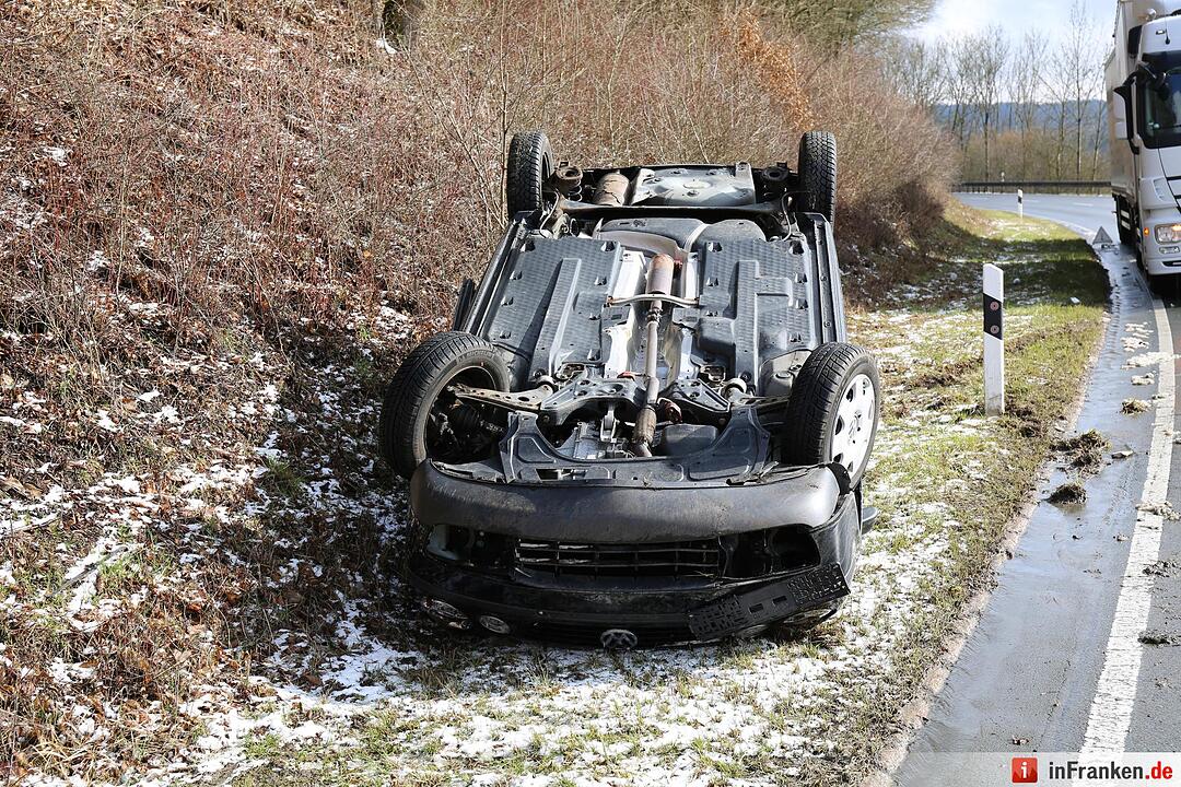 Mehrere Unfälle wegen Schneeglätte bei Döhlau
