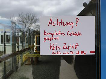 Wegen zu hoher Kohlenmonoxidbelastung, verursacht durch Heiz-Pellets, ist die Grundschule in Reckendorf voraussichtlich bis Mittwoch geschlossen. Foto: Matthias Hoch