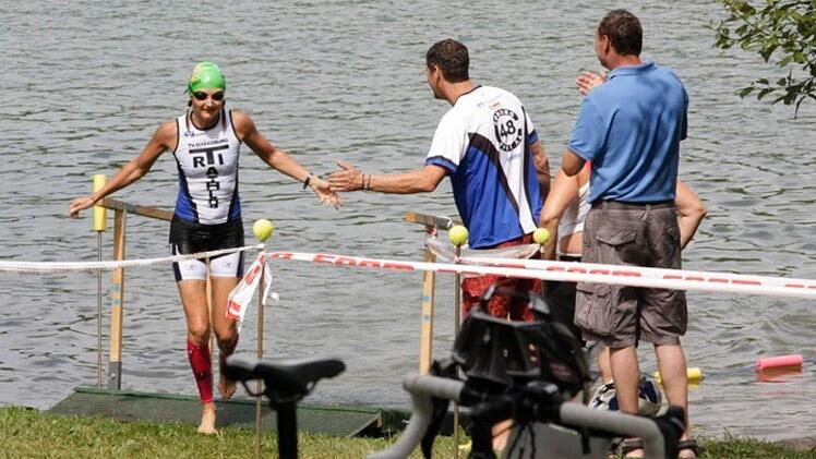 Auch in Hofheim: raus aus dem Wasser und z&uuml;gig aufs Rad schwingen Foto: cama