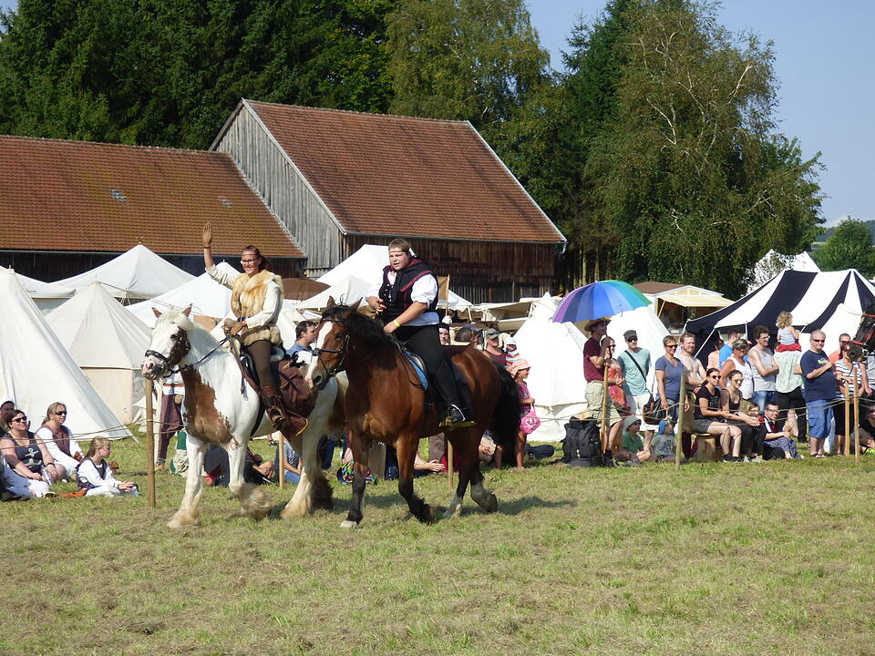 Ritterfest auf der Burg Waischenfeld: Eine große Familie