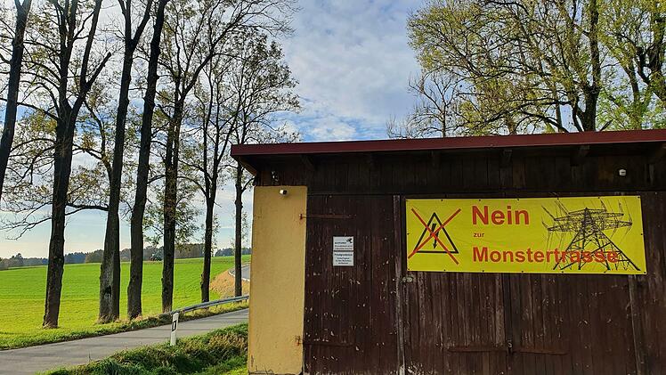 An den Hof von Eugen Pittroff in Vorderrehberg rückt die neue Stromtrasse bis auf 200 Meter heran.  Foto: Christine Fischer