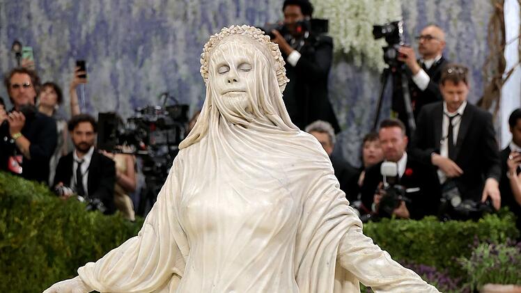 Heidi Klum war mit ihrer "Kleiderwahl" bei der diesj&auml;hrigen Met-Gala der Hingucker des Tages.