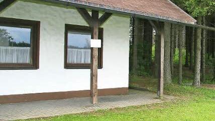 Hier soll eine Garage für den neuen Pistenbully angebaut werden.