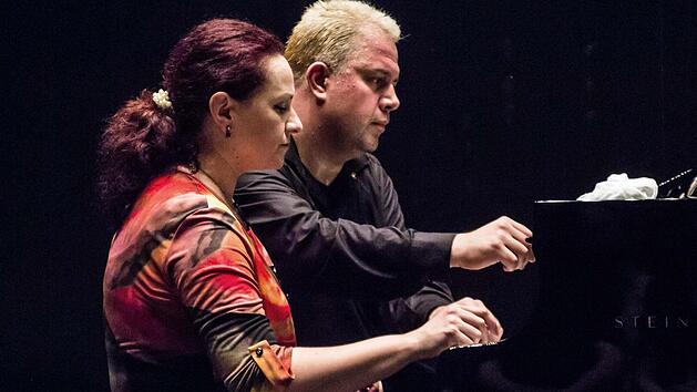 Duo-Spiel in Vollendung boten Aglika Genova und Liuben Dimitrov beim Coburger "Verein". Foto: Jochen Berger