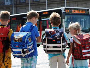 Landkreis Lichtenfels: Schulbusse der Linie 1240 fahren ab morgen fr&uuml;her - nach Versp&auml;tungen durch Baustellen