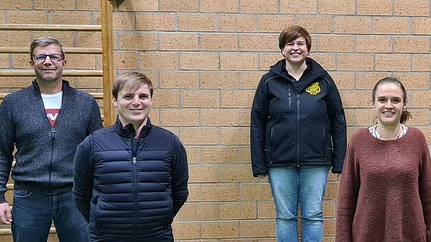 Der neu gew&auml;hlte Vorstand des Musikvereins Thulba-Reith (Teil 1, von links): Karl-Heinz Happ, Simon Armbruster, Melanie Weigand und Anna Karollus.  Dieses Foto stammt vom vergangenen Oktober, als die Auflagen zur Eind&auml;mmung der Pandemie noch nicht so hoch waren. Foto: Rebecca Paulik
