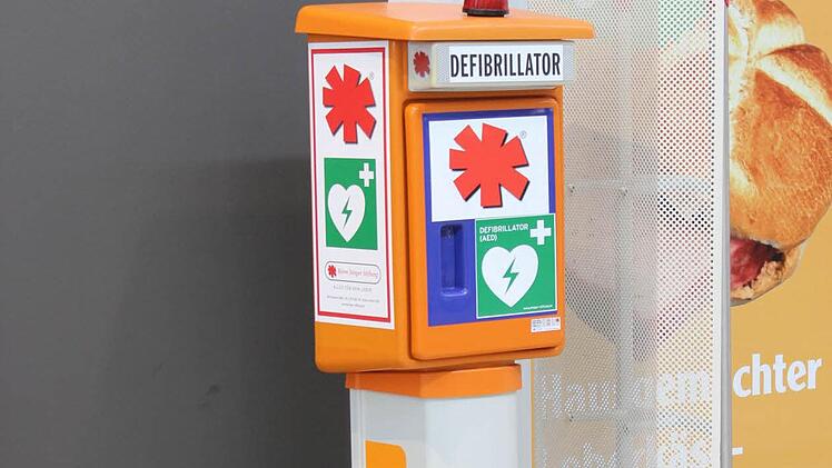 Der neue Defibrillator Foto: p