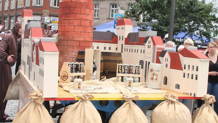 Impressionen vom Festzug der Fanclubs Foto: Sonny Adam