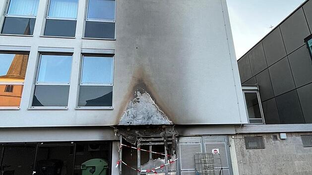 Bad Kissingen: Caf&eacute; Kaiser erleidet enormen Sachschaden durch Brand an Landratsamt - "alles kaputt"