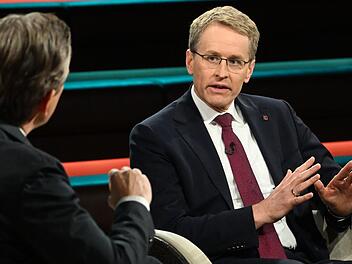 Im Gespr&auml;ch mit Markus Lanz machte sich Daniel G&uuml;nther f&uuml;r sch&auml;rfere Regeln im Bereich der sozialen Medien stark.