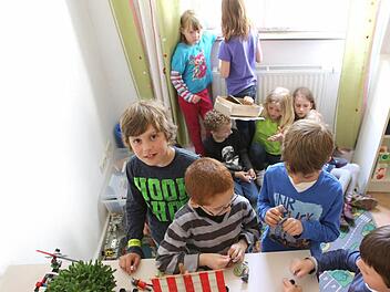 Diese Grundschul-Kinder haben einen Platz in der Mittagsbetreuung der Gangolfschule ergattert. Foto: Barbara Herbst