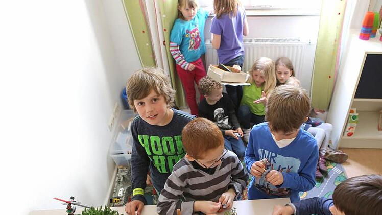 Diese Grundschul-Kinder haben einen Platz in der Mittagsbetreuung der Gangolfschule ergattert. Foto: Barbara Herbst