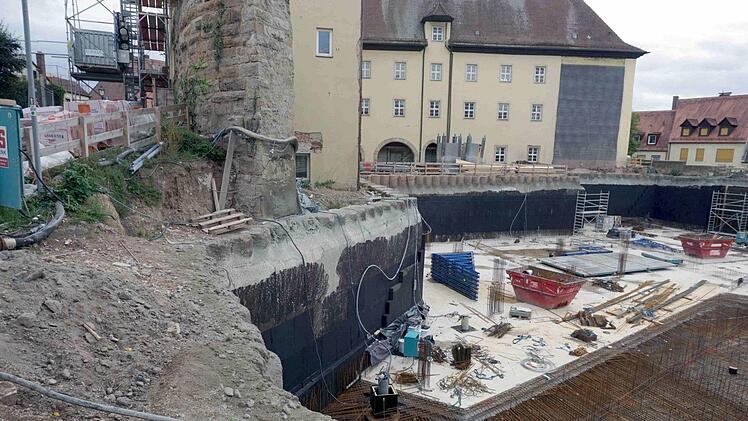 Die historischen Mauern des Schlosses müssen eingebunden werden