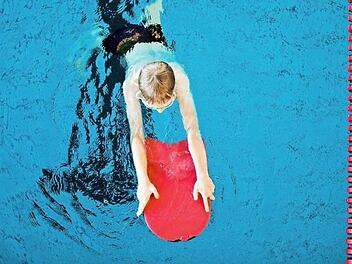 Die Gemeinde Nüdlingen bezuschusst Schwimmkurse.