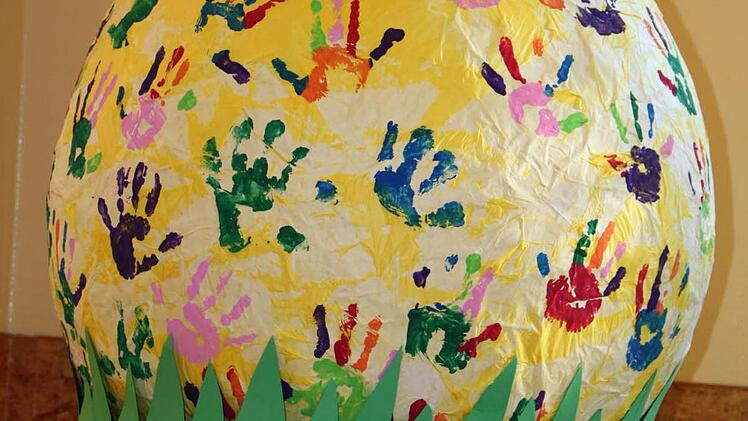 Dieses Riesen-Osterei wird wohl noch einmal im Juli in der Georgi-Halle ausgestellt. Foto: Ulrike Müller