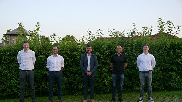 Die neuen Vorstandsmitglieder der DJK mit ihren Vorgängern: (von links) Tim Schäfer (Beisitzer), Michael Rölling (bisher Schriftführer), Vorsitzender Michael Schröter, Thomas Schmitt (bisheriger Beisitzer), Mario Hägerich (neuer Schriftführer).