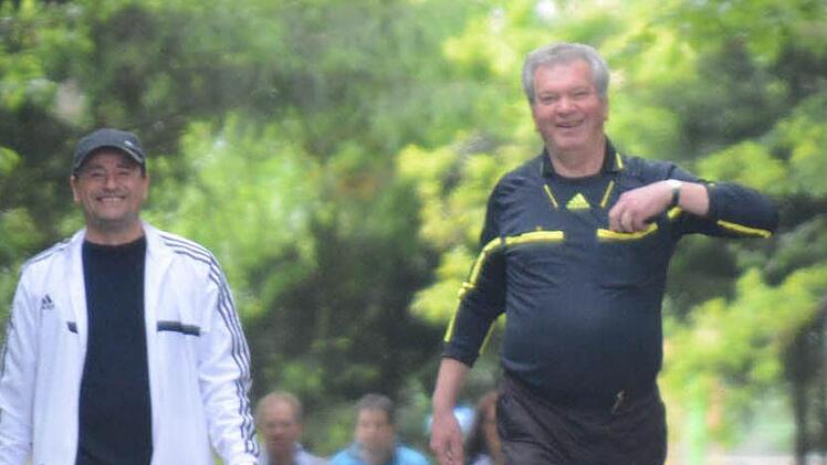 Bester Laune: Schiedsrichter Erich Hemmerich in Windheim.