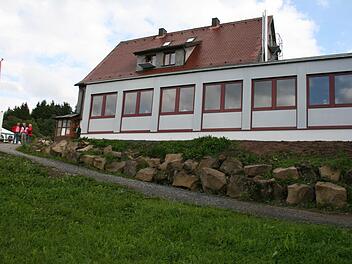Das Würzburger Karl-Straub-Haus des Rhönklub Zweigvereins Würzburg hat einen großen Anbau bekommen. Fotos: Gabriele Sell