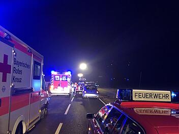 Zu einem t&ouml;dlichen Unfall mit einem Fu&szlig;g&auml;nger kam es bei Ro&szlig;tal im Landkreis F&uuml;rth. Foto. News5/Schmelzer