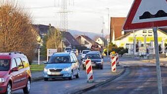 Sven Schuster fragte, warum in Gundelsdorf nicht gleich Flüsterasphalt aufgebracht wird.