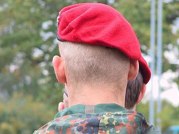 Bei rechtsradikalen Parolen versteht die Bundeswehr keinen Spaß: Auch kleinste Verstöße werden angezeigt, nach Sieg-Heil-Rufen im Juli sind zwei Soldaten bereits verurteilt, gegen einen Dritten wird ermittelt. Foto: Ralf Ruppert/Archiv