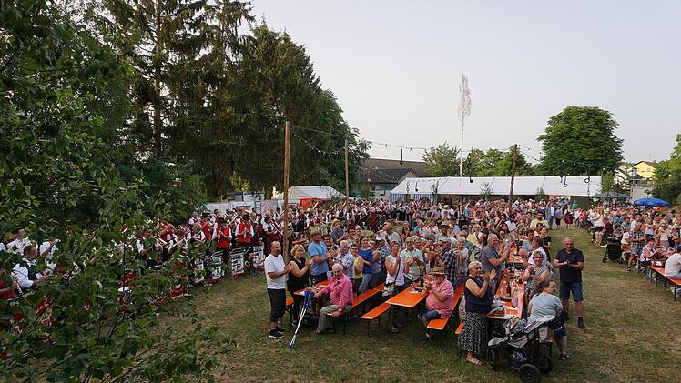 Beste Stimmung herrschte beim Open-Air Festival der Blasmusik anlässlich des 95-jährigen Bestehens der Musikvereinigung Wartmannsroth.