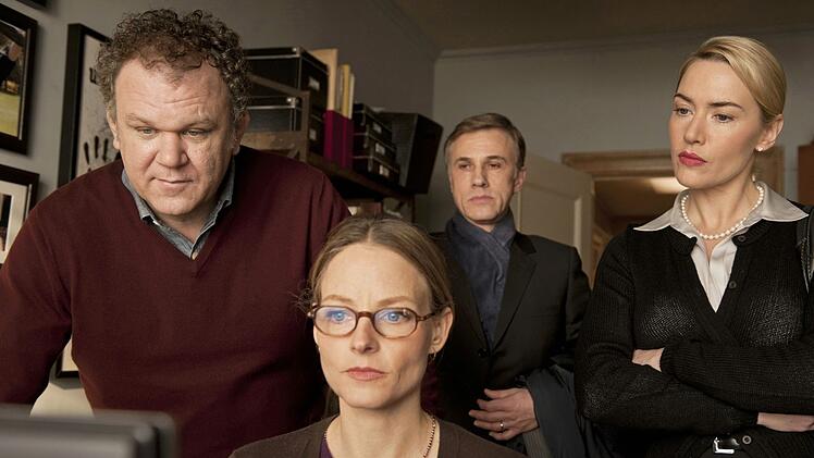 Wir sind ja alle kultiviert hier: Die Longstreets (John C. Reilly, links, Jodie Foster) und die Cowans (Christoph Waltz, Kate Winslet, rechts) wollen &uuml;ber die Rauferei ihrer Kinder reden.
