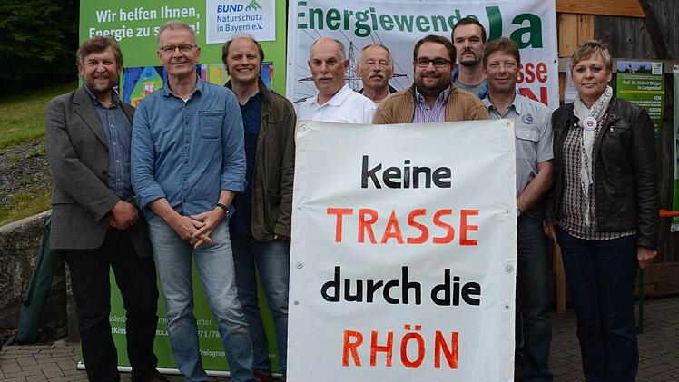 BN-Energiereferent Dr. Herbert Barthel, BN-Vorsitzender Franz Zang, Mitglieder des BN und der Bürgerinitiativen Ingo Queck , Josef Dieser, Oswald Türbl, Markus Stockmann, Florian Karges, Jochen Knüttel und Petra Vogler. Foto: Elisabeth Assmann