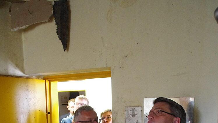 Minister Bausback besichtigte die JVA Kronach nach dem Brand. Foto: Marco Meißner
