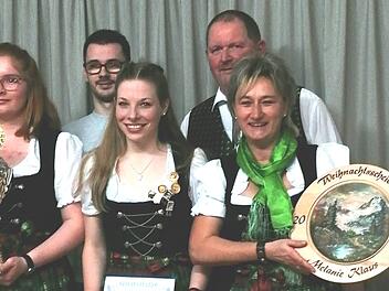 Ehrungen gab es für die erfolgreichsten Sportschützen der Schützengesellschaft Oberleichtersbach : (von links) Jenny Bös, Dominik Müller, Kim Hofmeister, Bruno Bös und Melanie Klaus. Foto: Wolfgang Saam