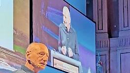 Joachim Galuska, Gründer der Heiligenfeld Kliniken, bei seinem Vortrag.