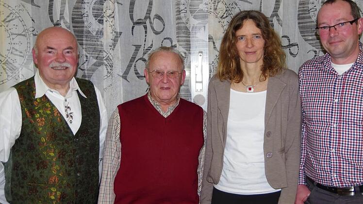 Vorsitzender Christian Draga (l.) ehrte Werner Grundmann, Sabine Häfner und Stefan Köllmer. Foto: Klaus Werner