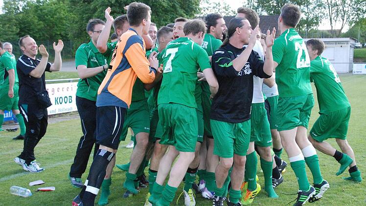 Feier im Grabfeld: Die Bayernliga-Reserve des TSV Großbardorf bucht ein weiteres Jahr in der Bezirksliga.