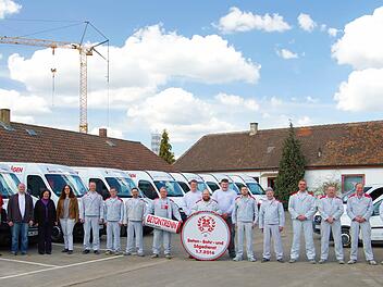 Seit 25 Jahren bietet das Team um Reinhold Dumproff (links) seine Dienste an.  Foto: PR