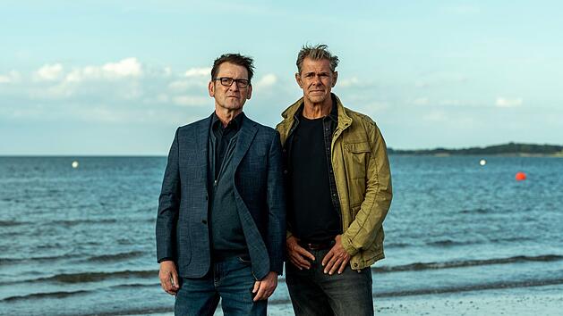 Die Ermittler Lars Englen (Ingo Naujoks, links) und Finn Kiesewetter (Sven Martinek) ermitteln in "Morden im Norden" zum zweiten Mal in der Primetime.