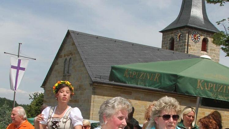 Weitere Impressionen von der Peestener Lindenkerwa. Foto: Sonja Adam