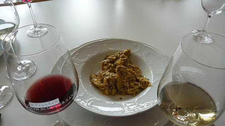 Frisch gerieben ist die Frankentrüffel ein Gedicht - erst recht mit dem richtigen Wein.
