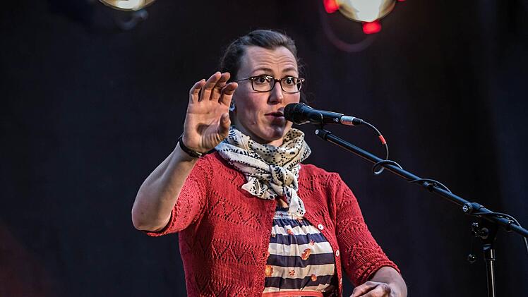 Impressionen von Martina Schwarzmanns Auftritt auf der Waldbühne HeldrittFoto: Jochen Berger