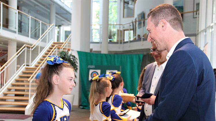 Bayreuth: "Der Sport kann vieles sein" - Landrat Wiedemann ehrt Athleten und Funktion&auml;re