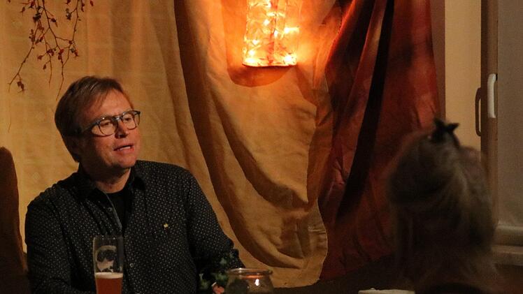 Hintergründigen Humor kann man auch als Finanzbeamter haben: Reinhard Witzgall. Foto: Klaus Klaschka