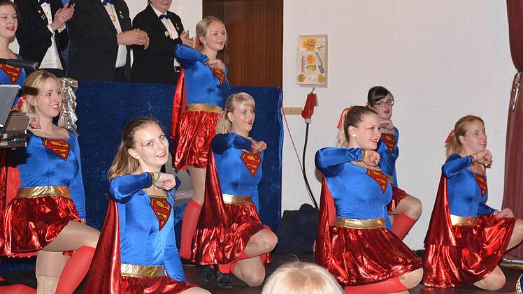 Ein Showtanz der Prinzengarde. Foto: Schmidt