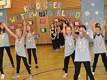 Die große Tanzshow der Gruppe Aerobic I "It's a showtime" Foto: Karl-Heinz Hofmann