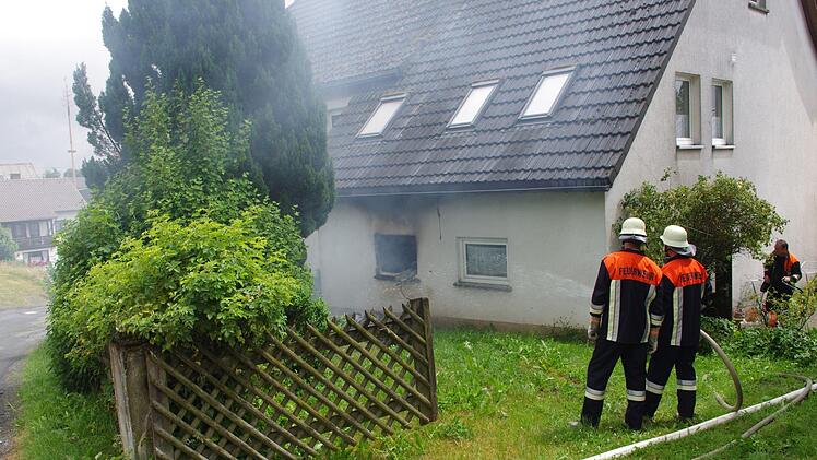 Brand in Lahm. Foto: Hartmut Neubauer